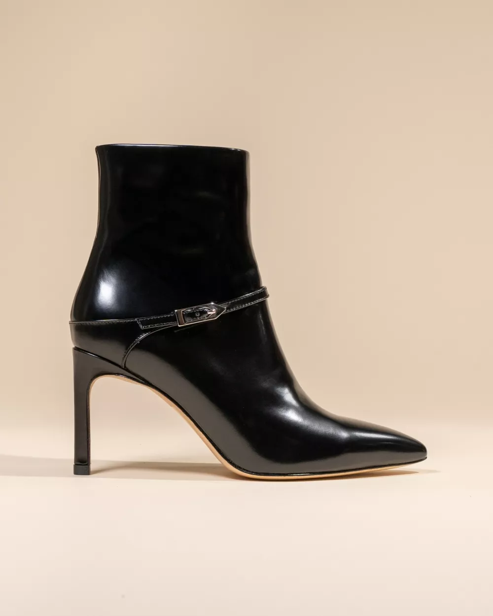 BOTTINES EN CUIR VERNI NOIR A BOUT POINTU ET TALON AIGUILLE CALLAS BLACK