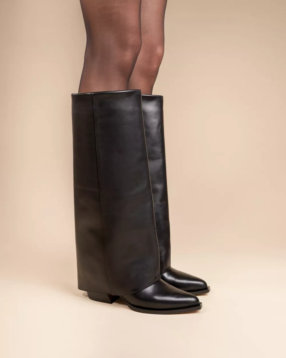 BLACK LEATHER CUFF BOOTS JOAN BACK