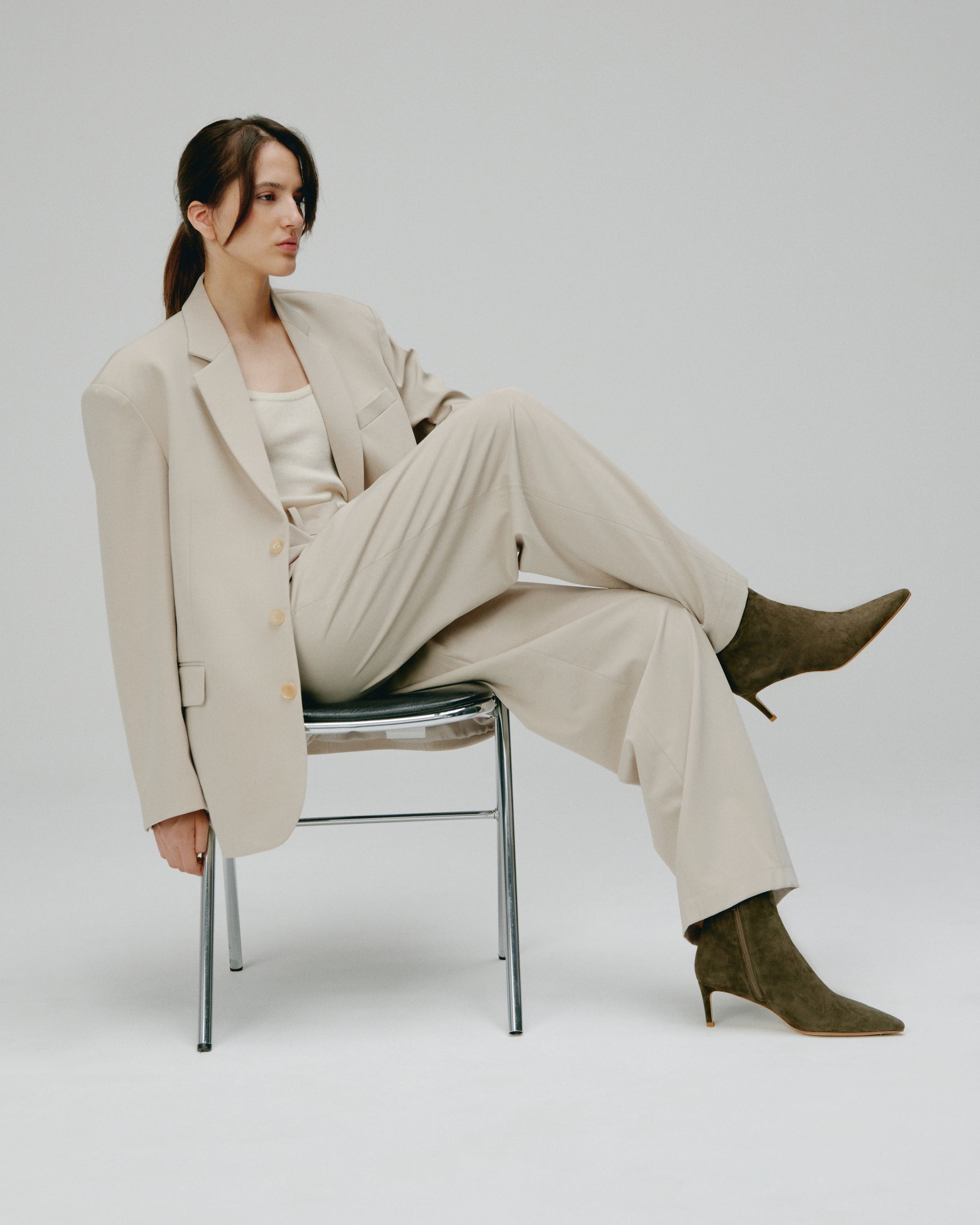 Bottines à talon et bout pointu Noura Low Kaki Suede