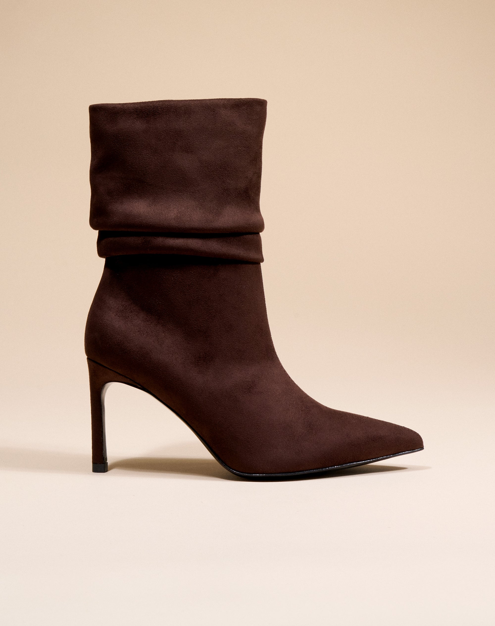BOTTINES A TALON HAUT ET BOUT POINTU ZAHA CHOCOLATE