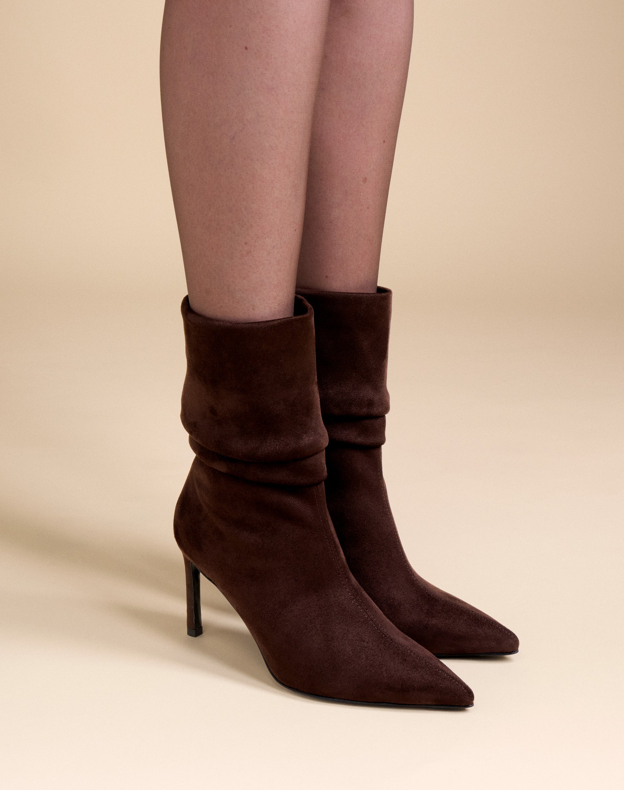 BOTTINES A TALON HAUT ET BOUT POINTU ZAHA CHOCOLATE