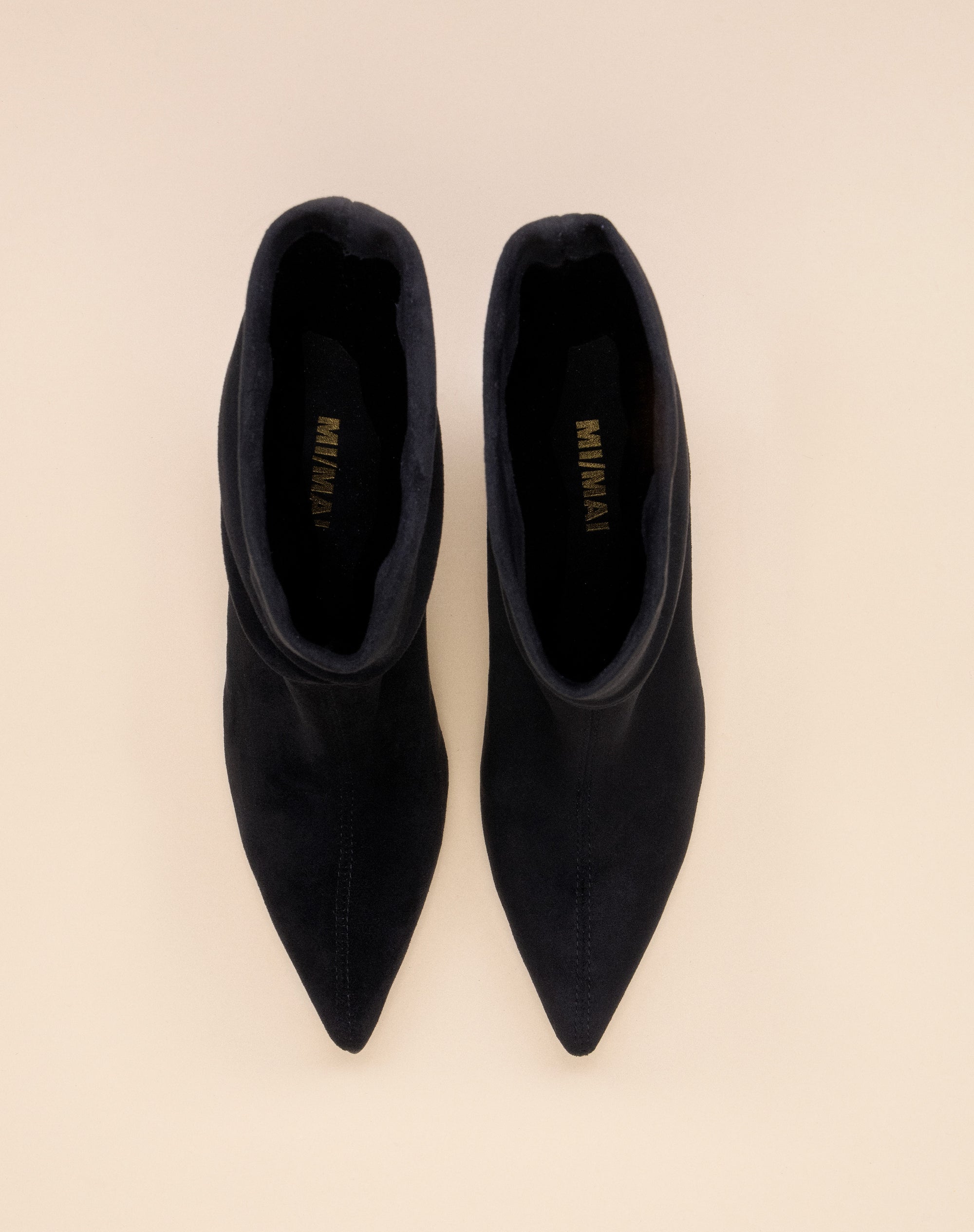 BOTTINES A TALON ET BOUT POINTU ZAHA BLACK