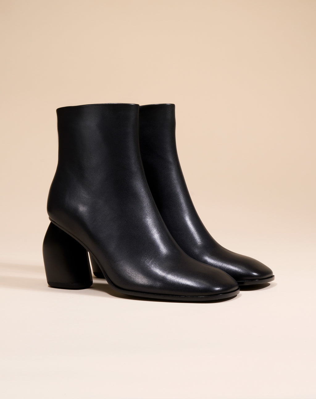 BOTTINES NOIRES A BOUT CARRE ET TALON HAUT RAMS BLACK