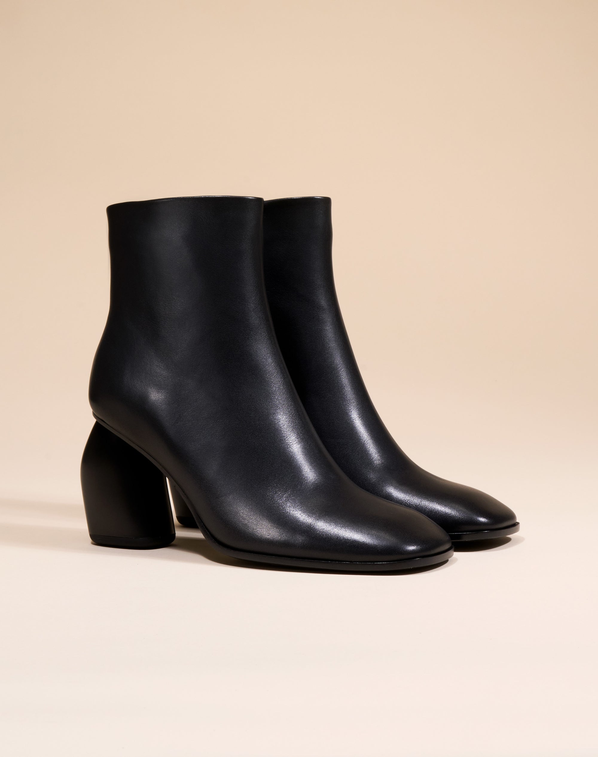 BOTTINES NOIRES A BOUT CARRE ET TALON HAUT RAMS BLACK