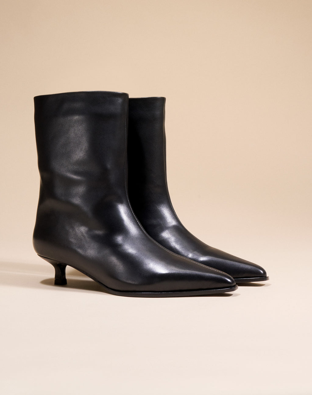 WRIGHT BLACK ANKLE BOOTS WITH SMALL HEEL AND POINTED TOE