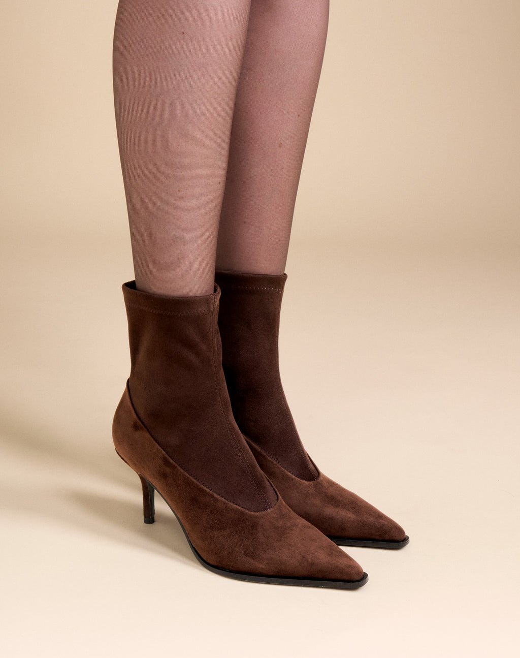 BOTTINES CHOCOLATS A BOUT POINTU ET TALON AIGUILLE ANDO CHOCOLATE