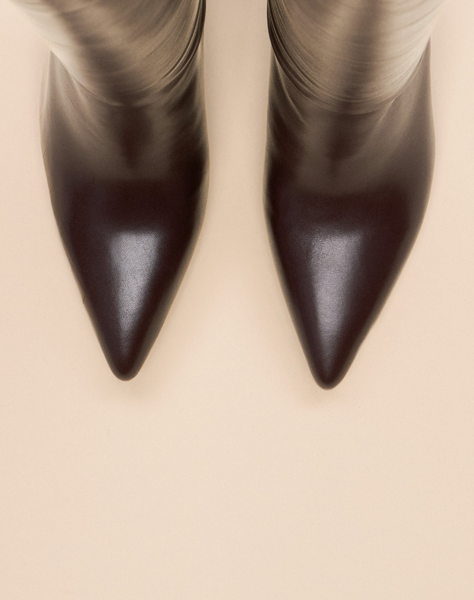 BOTTES EN CUIR CHOCOLAT A TALON LARGE TRACEY CHOCOLATE CALF