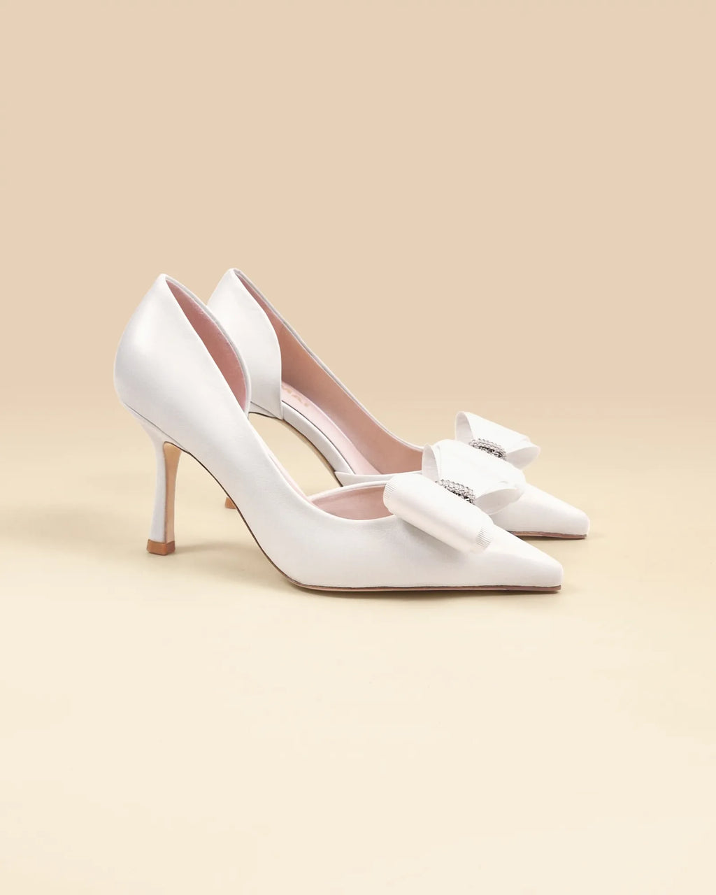 Escarpins blancs à bout pointu ornement noeud et strass Iris White Leather