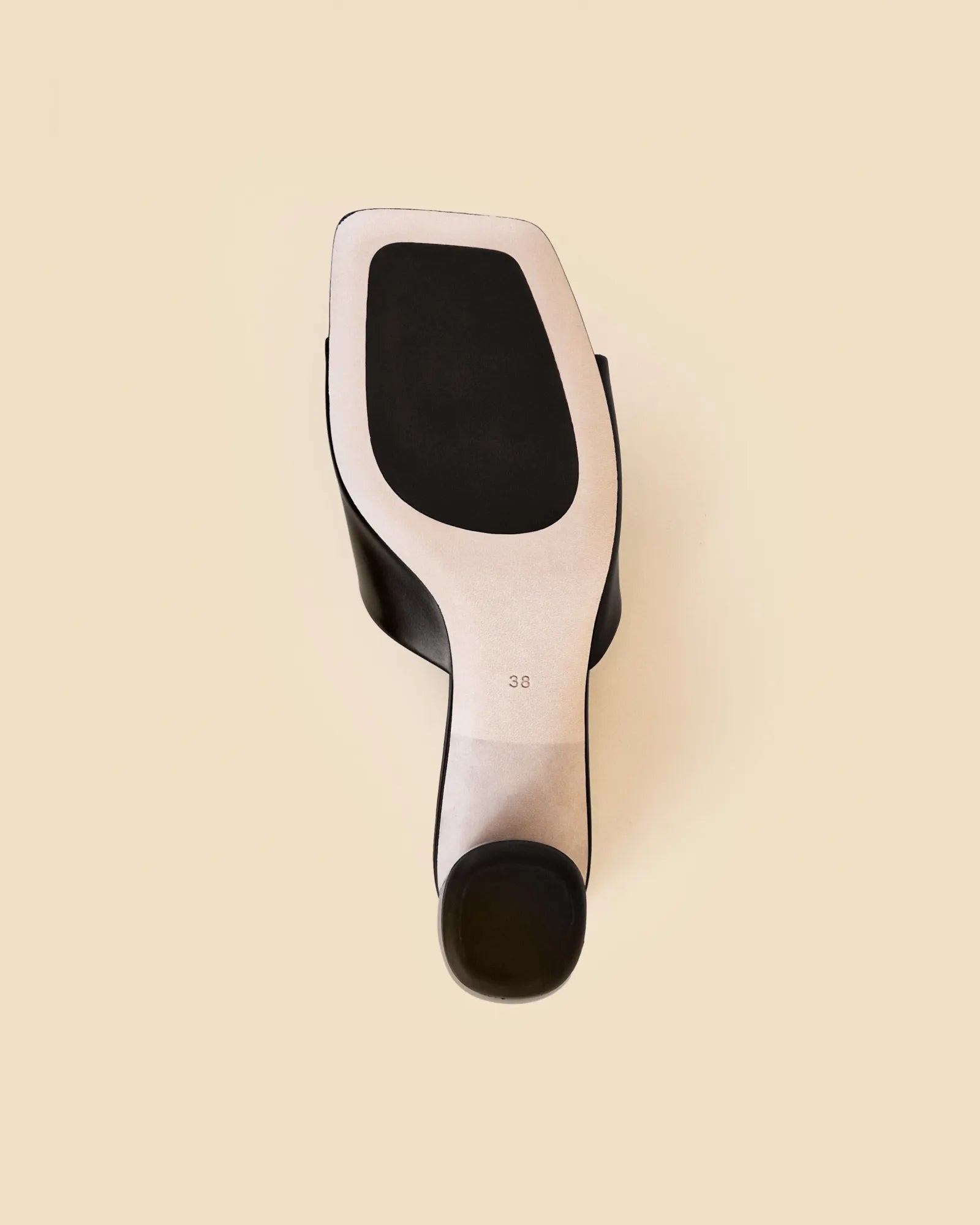 Mule à petit talon en cuir noir Gemma Low Black Mat