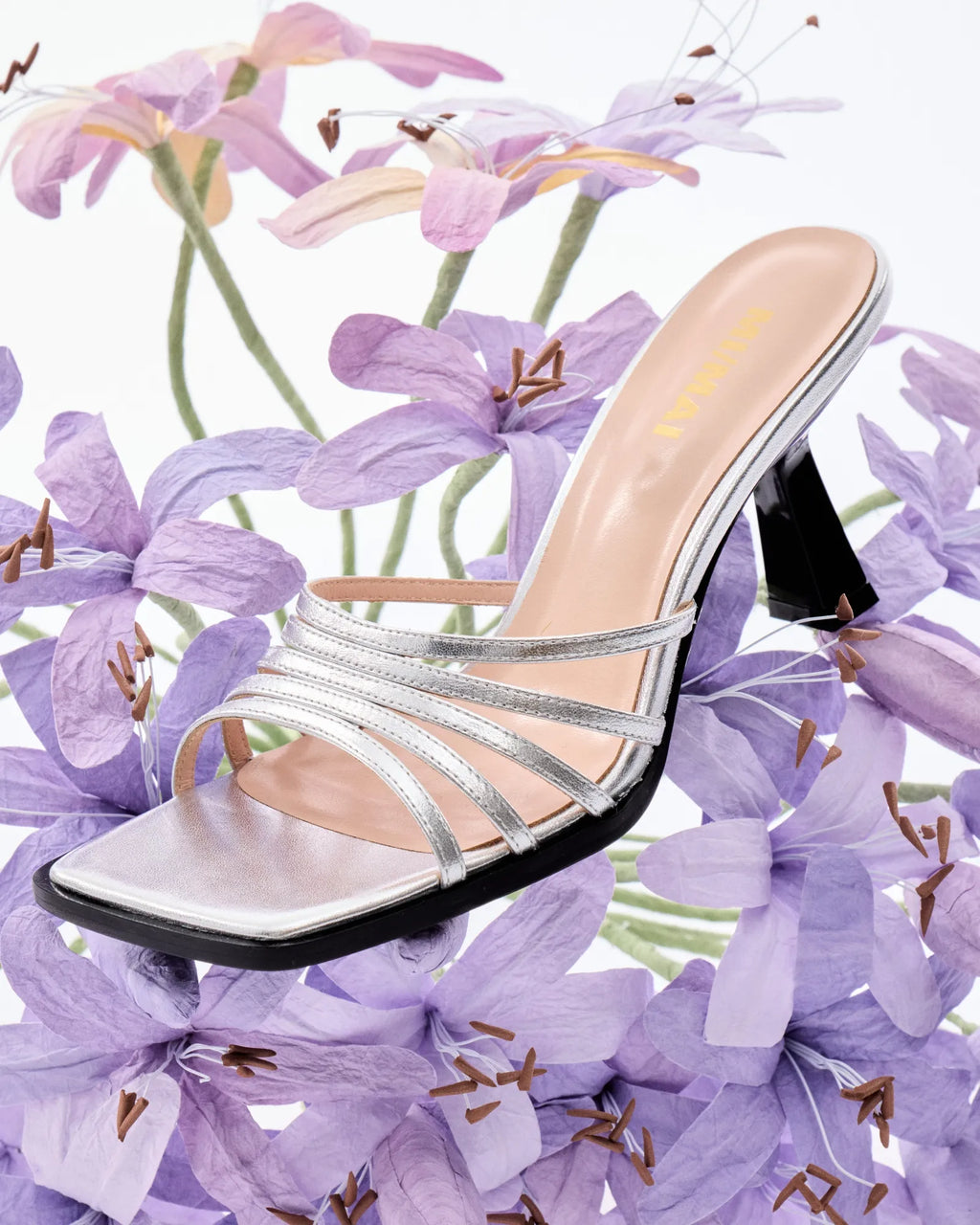 Mule multibrides à talon haut et bout carré en cuir argenté Isamu Silver