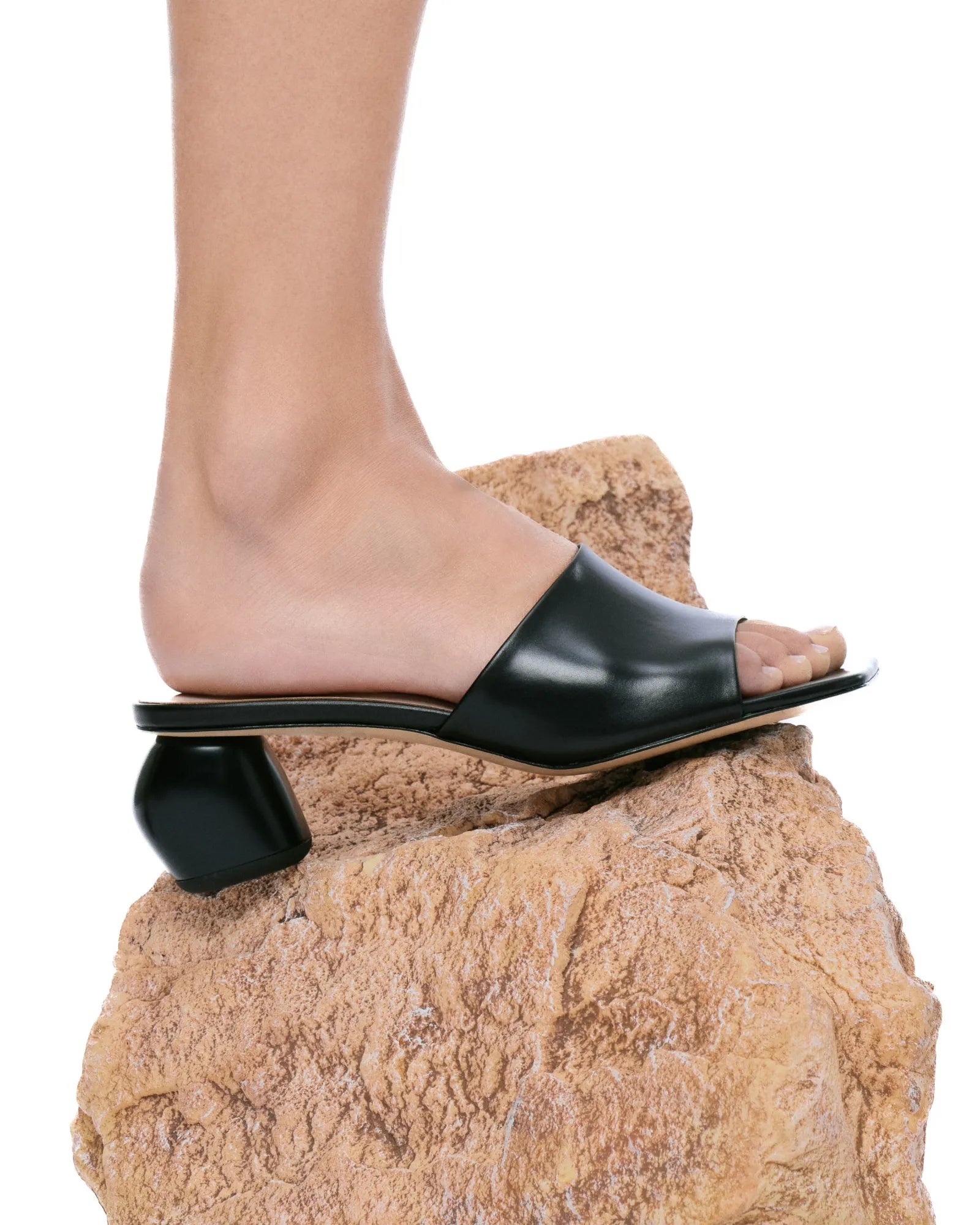 Mule à petit talon en cuir noir Gemma Low Black Mat