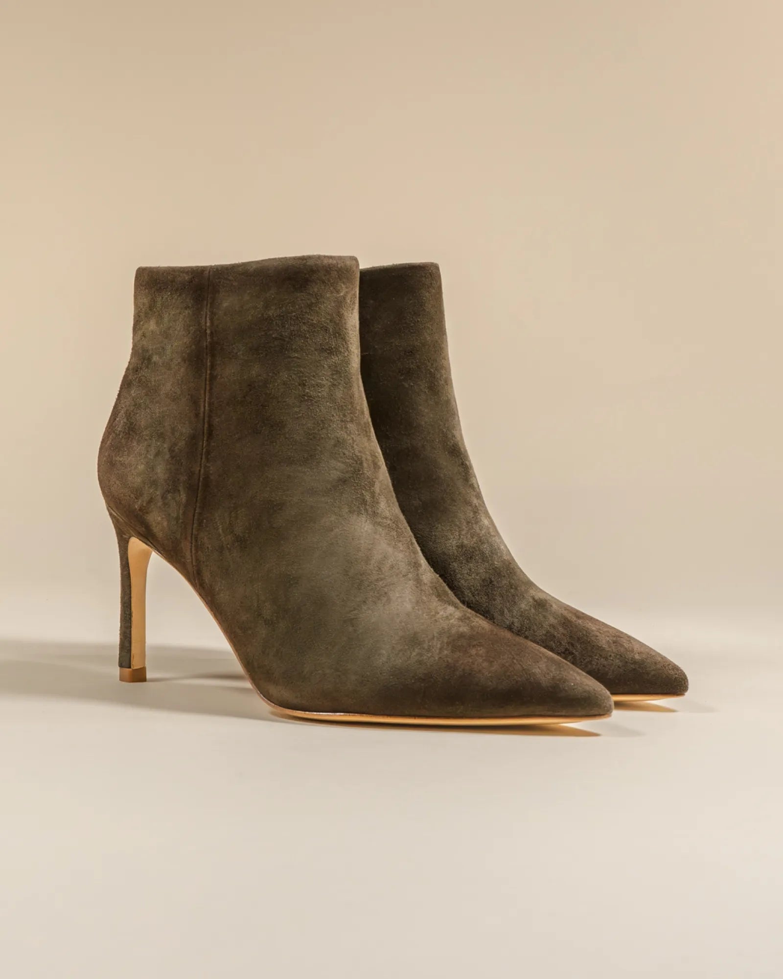 Bottines à talon et bout pointu Noura Kaki Suede