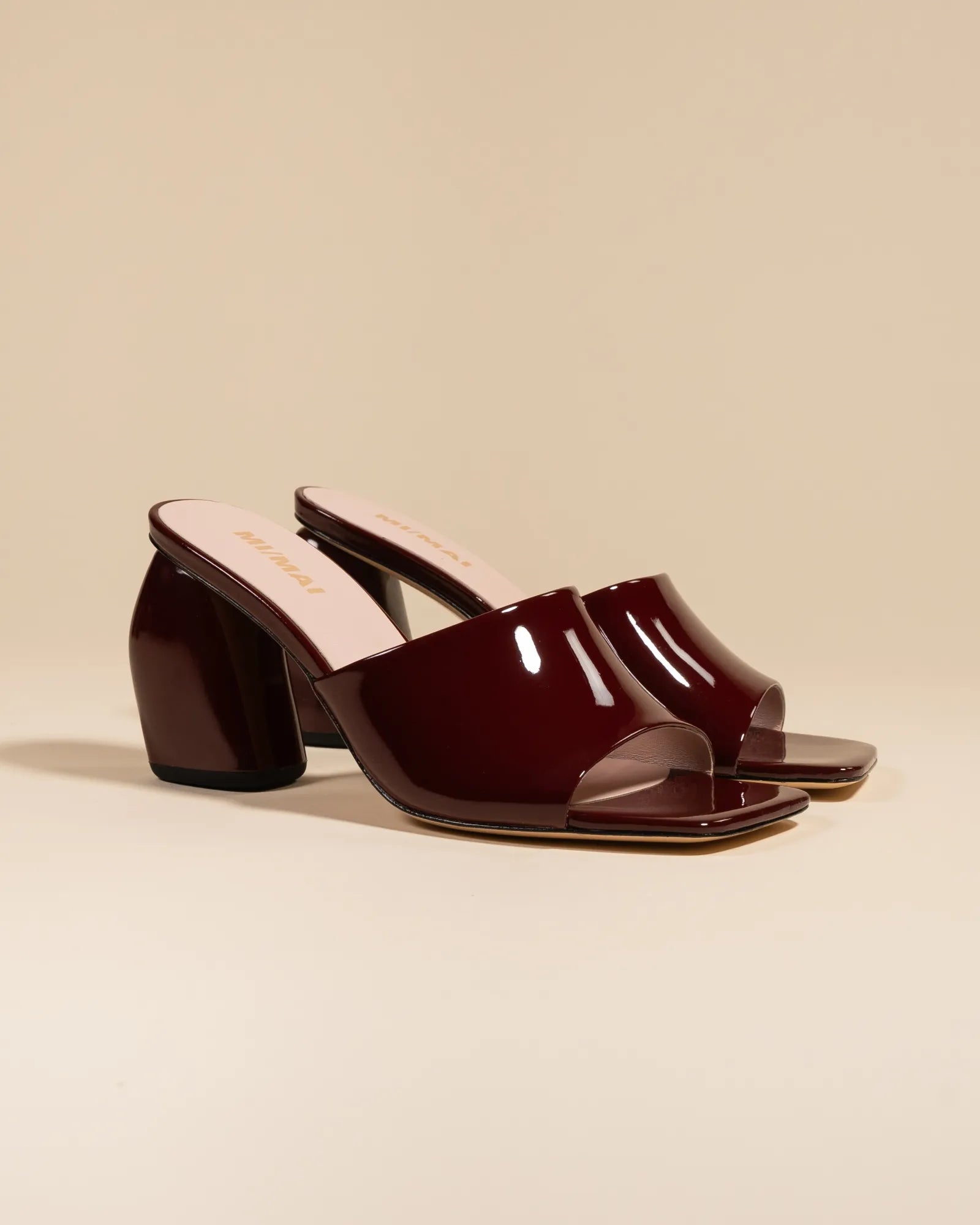 Mule à large talon haut en cuir verni bordeaux Gemma High Burgundy Patent