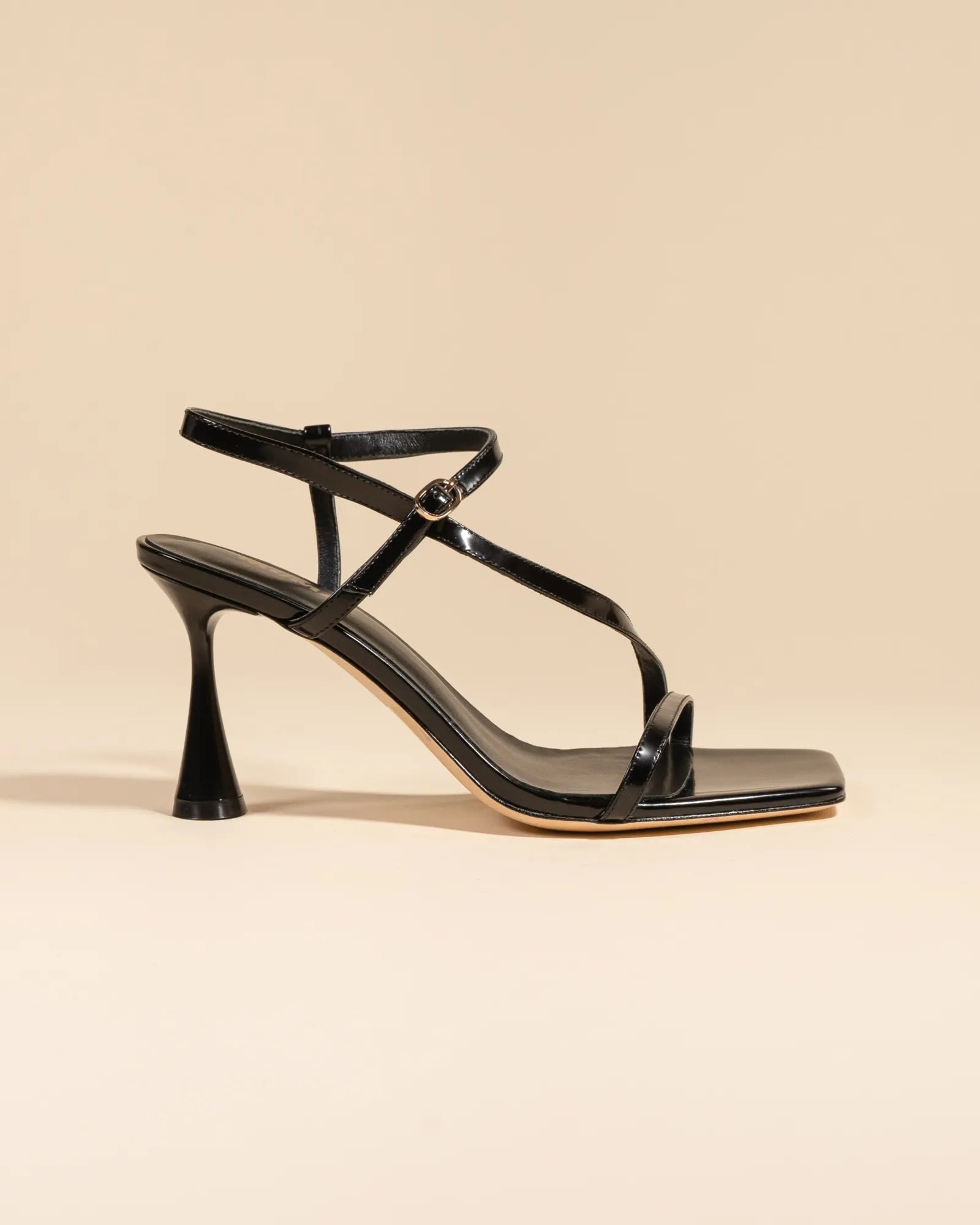 Sandale à bride et bout carré en cuir noir Sally Black