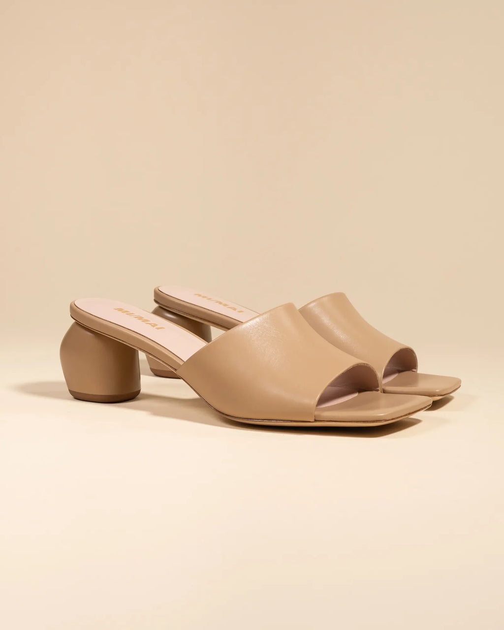 Mule à petit talon en cuir beige Gemma Low Nude