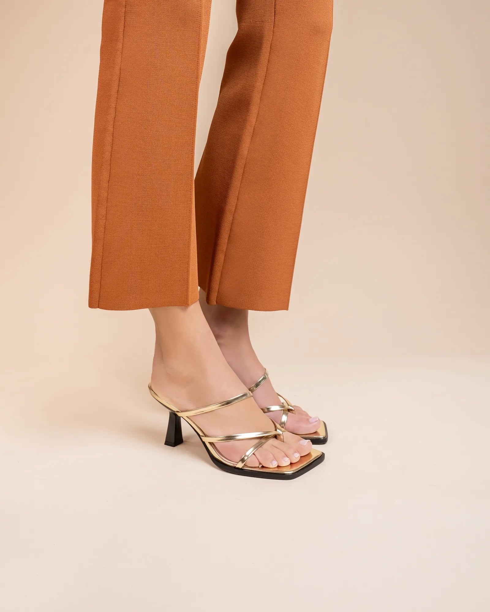 Mule à brides et bout carré en cuir doré Misty Gold Mirror