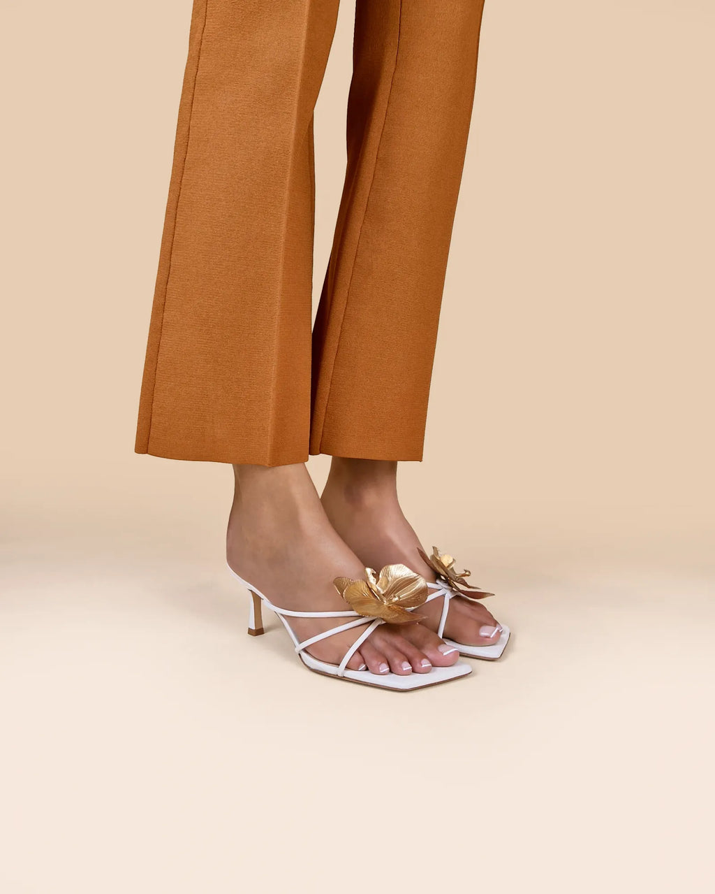 Mules à brides et accessoires interchangeables Thira White