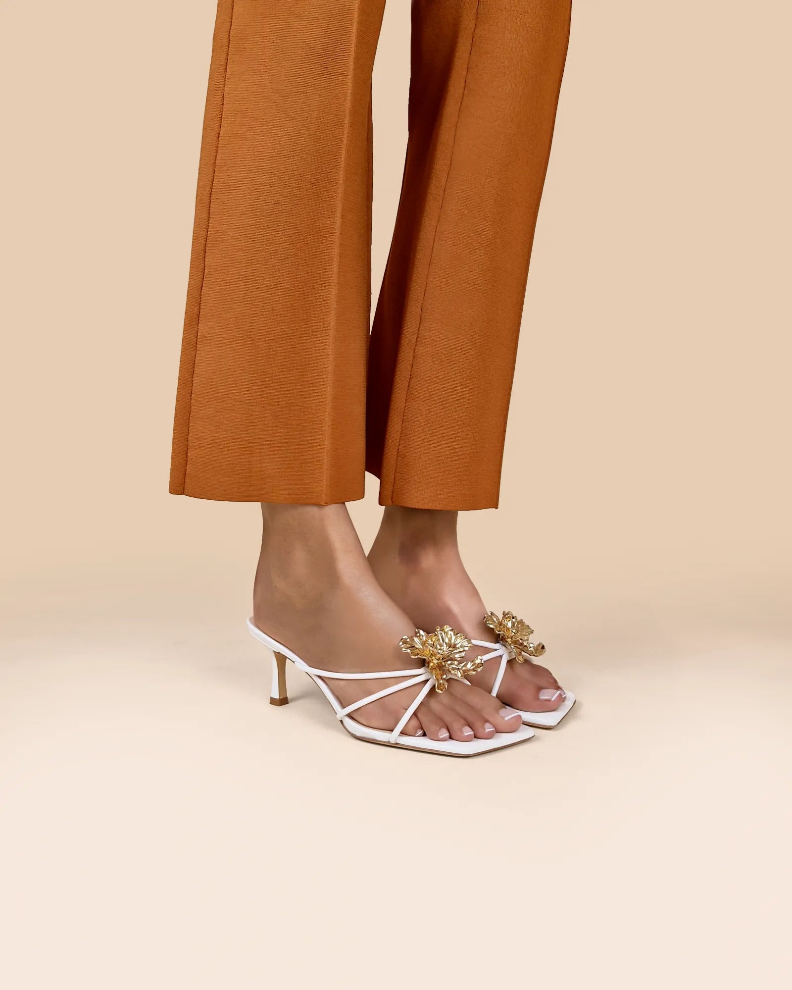 Mules à brides et accessoires interchangeables Thira White