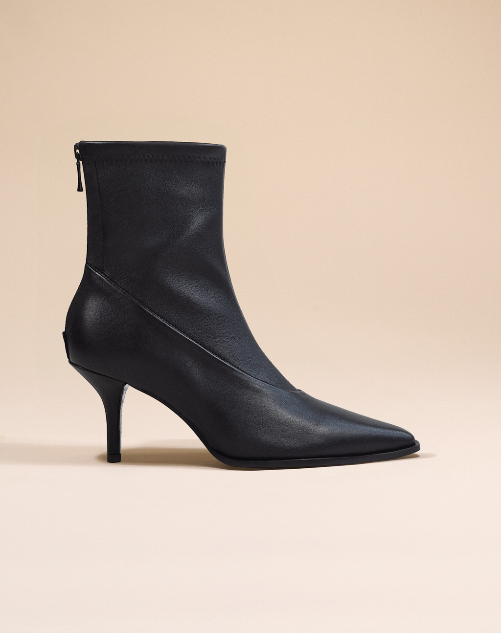 BOTTINES NOIRES A BOUT POINTU ET TALON AIGUILLE ANDO BLACK CALF
