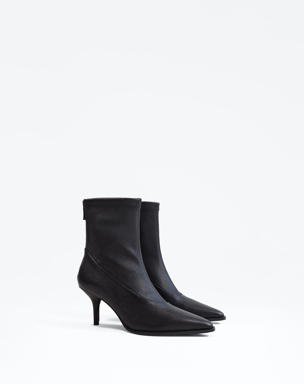 BOTTINES NOIRES A BOUT POINTU ET TALON AIGUILLE ANDO BLACK CALF