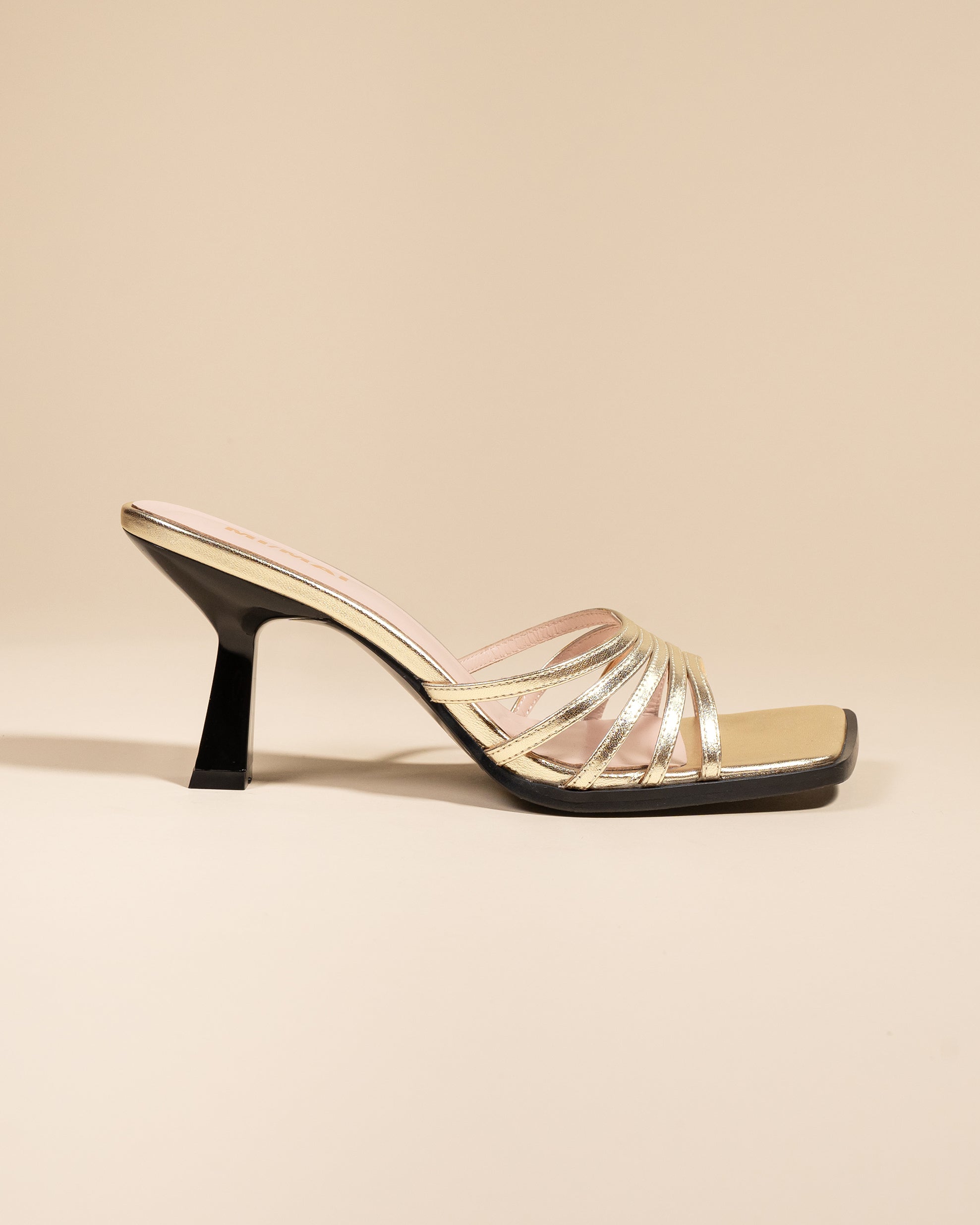 Mule multibrides à talon haut et bout carré en cuir doré Isamu Gold