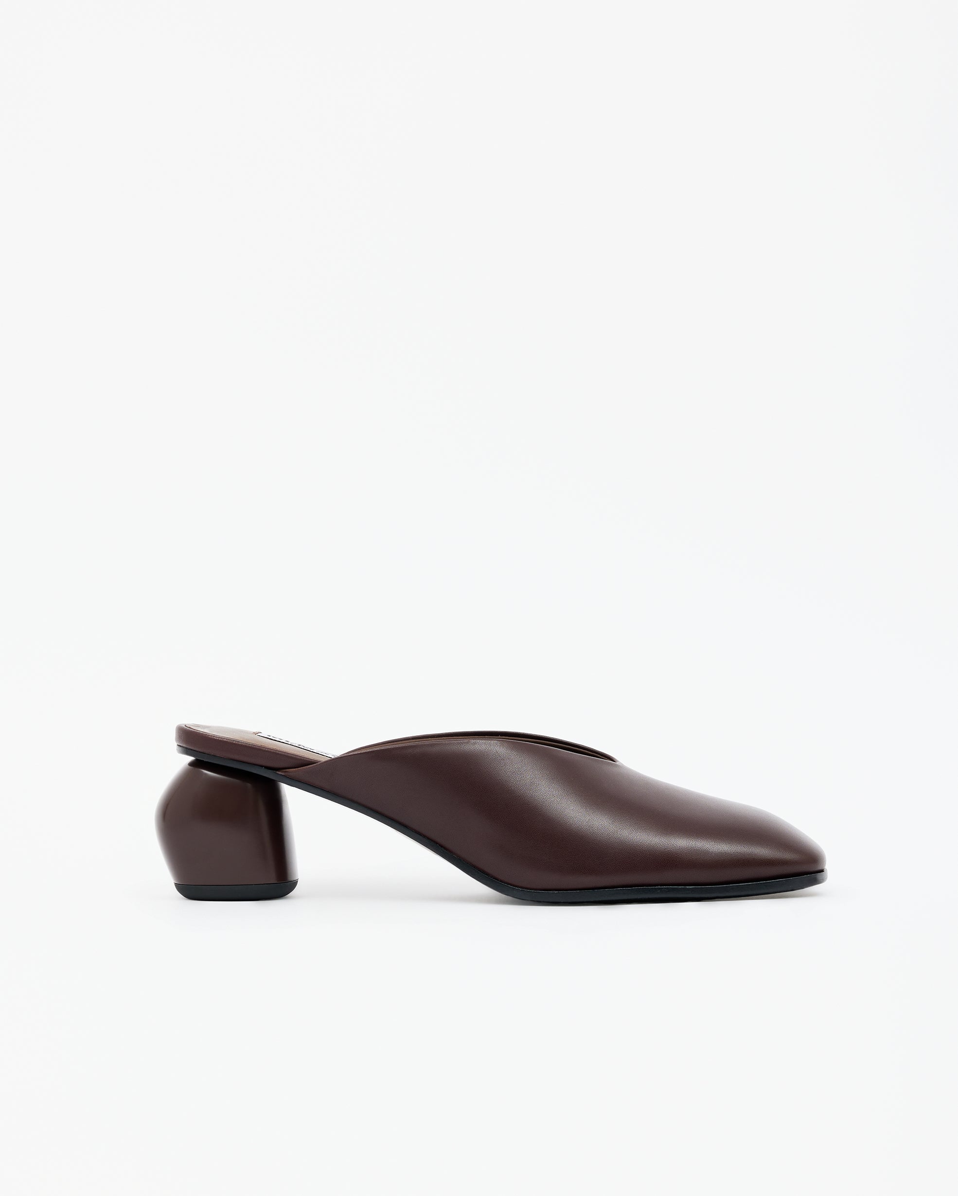 Gemma Low Nude beige leather low-heeled mule
