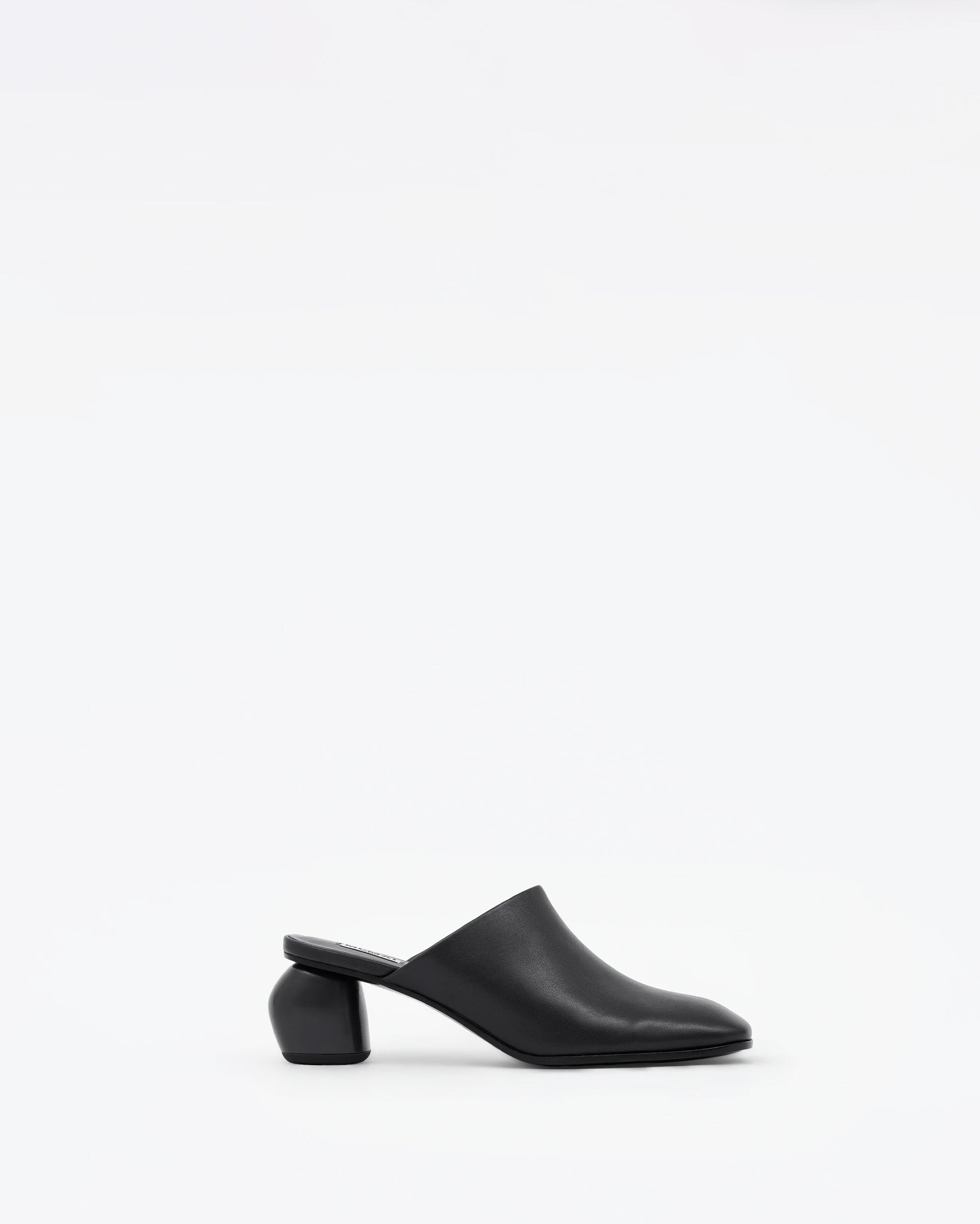 Gemma Low Nude beige leather low-heeled mule
