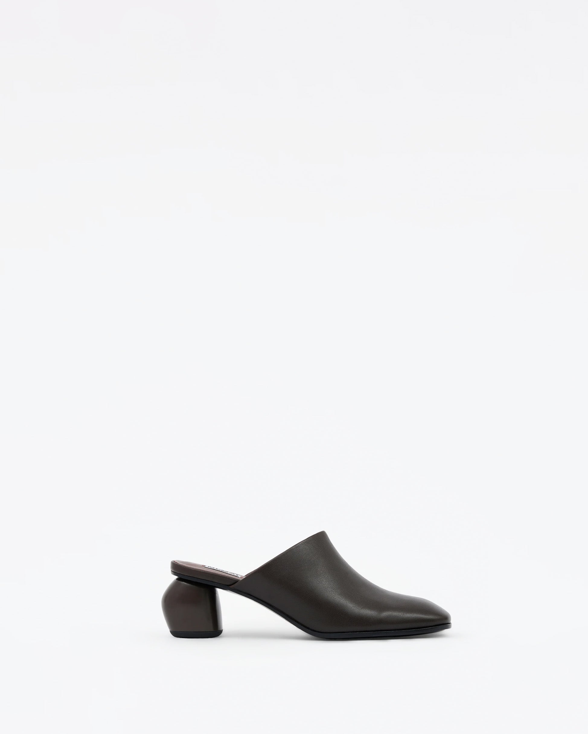 Gemma Low Nude beige leather low-heeled mule