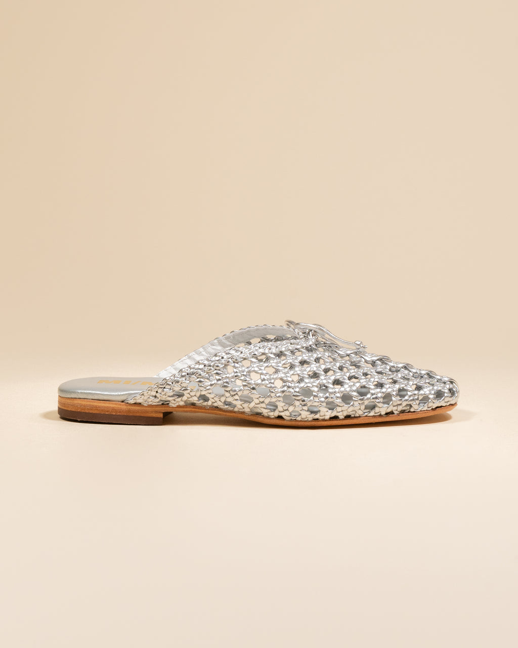 Mules plates en cuir tressé doré Lucian Silver