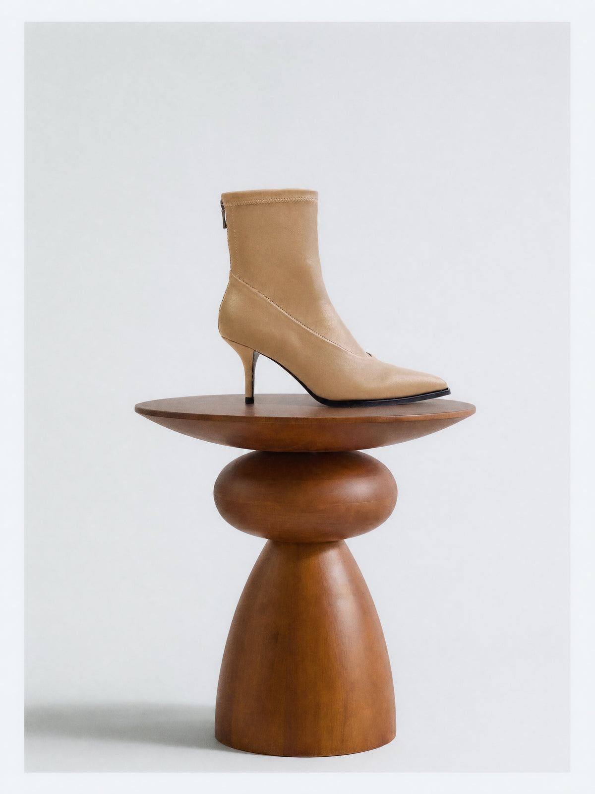 BEIGE ANKLE BOOTS WITH POINTED TOE AND STILT HEEL ANDO BEIGE
