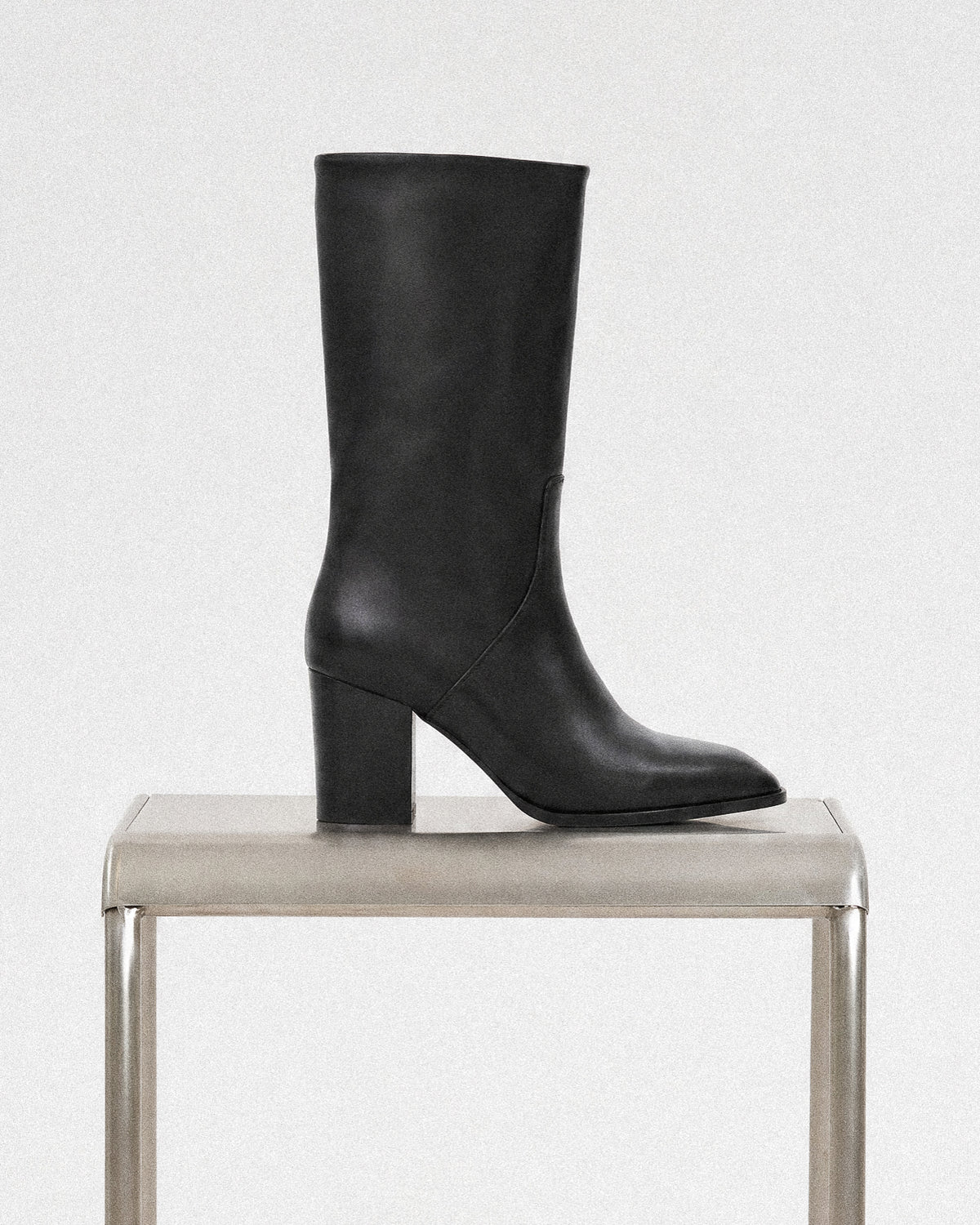 Bottes courtes en cuir noir à talon bloc Borge Black