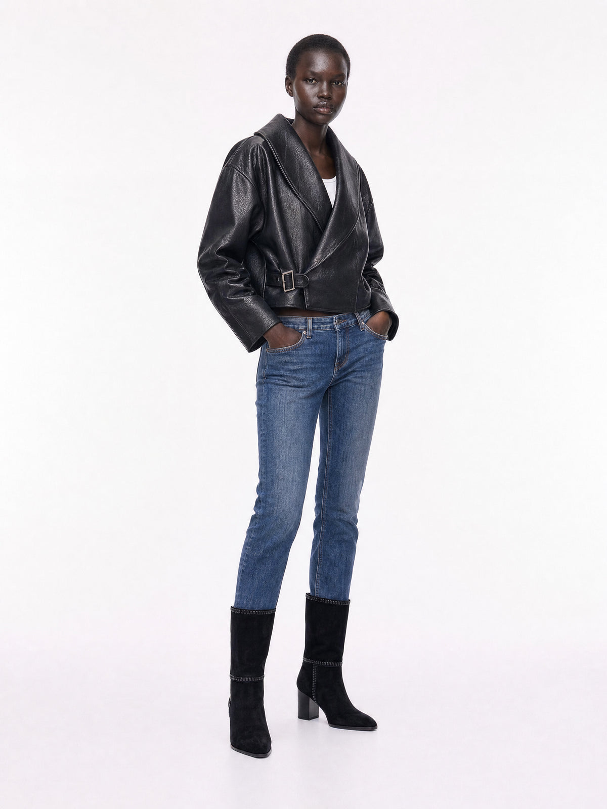 Bottes courtes en daim noir et talon bloc Colette Black