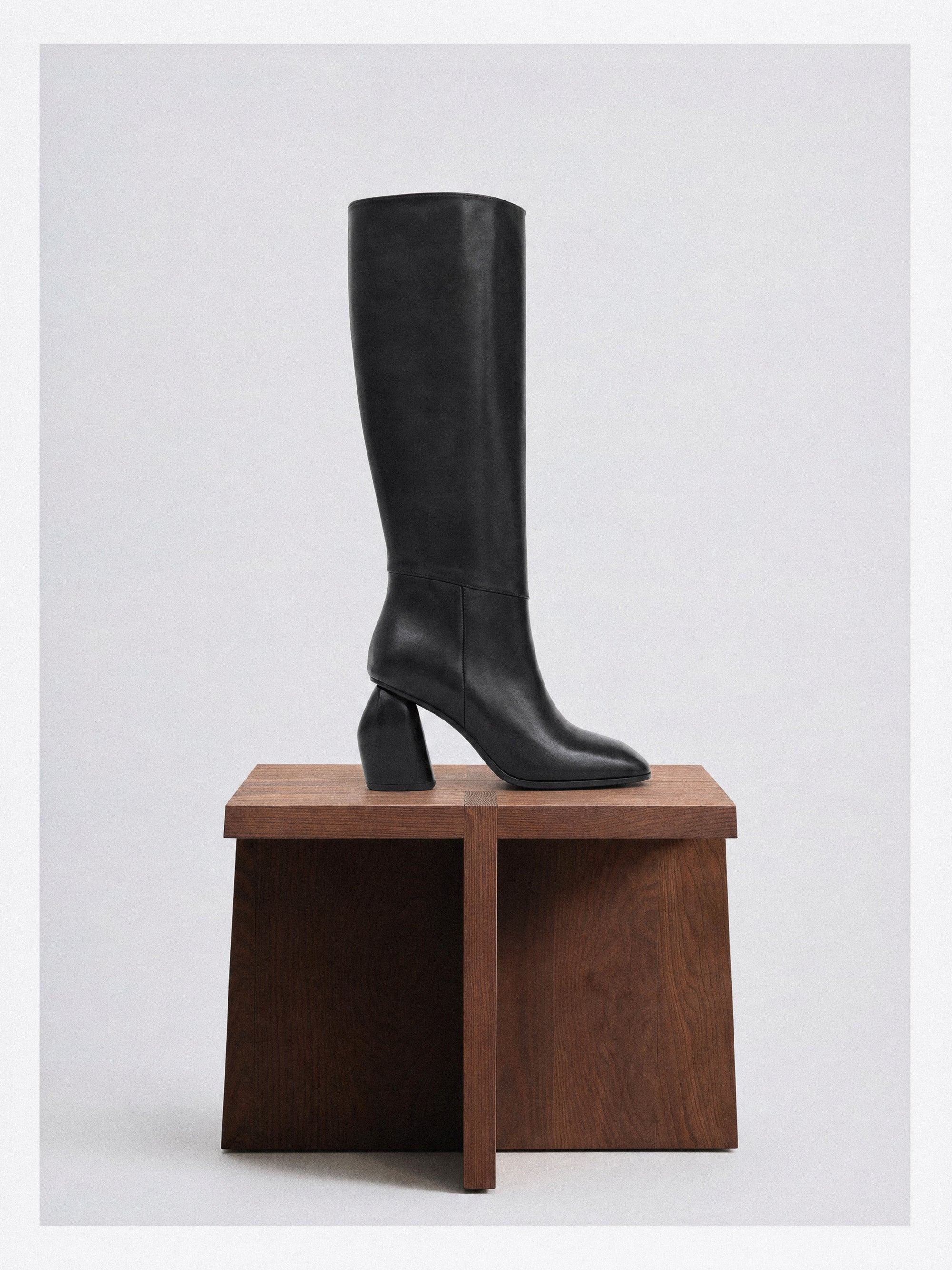 BOTTES EN CUIR NOIR A TALON LARGE GALIA HIGH BLACK