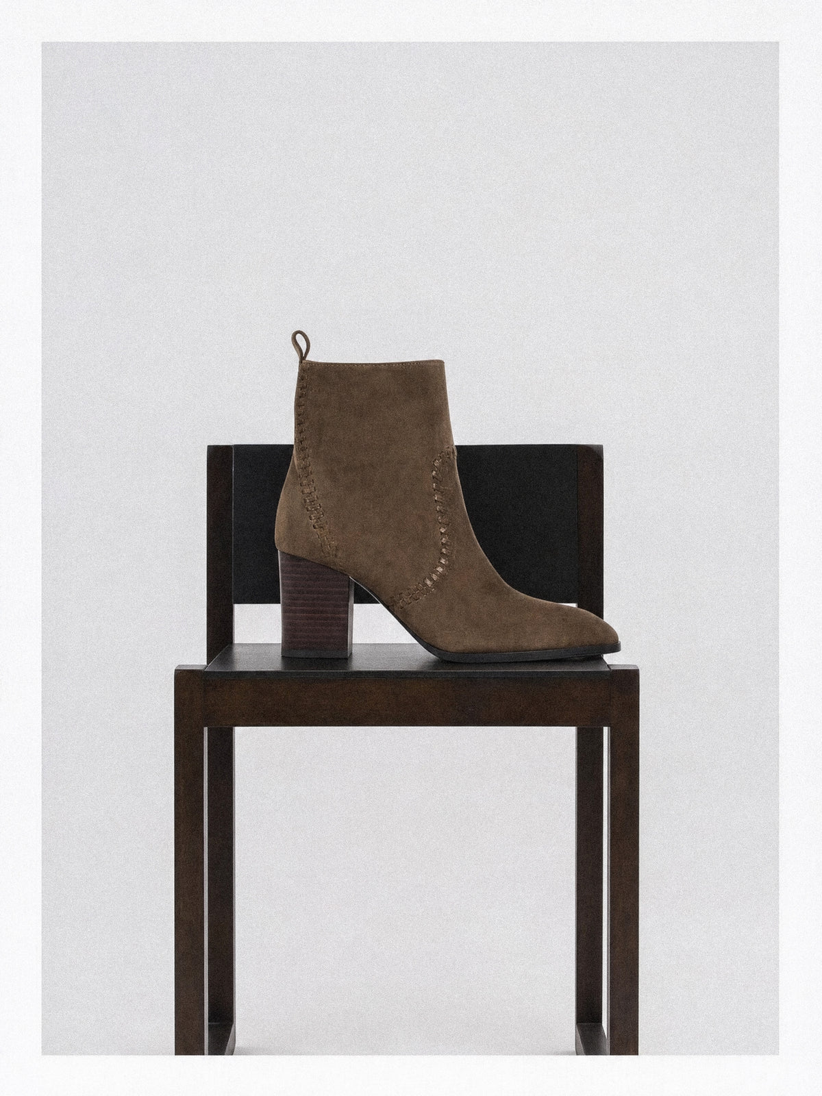 Bottines en daim marron à talon bloc Marcia Brown