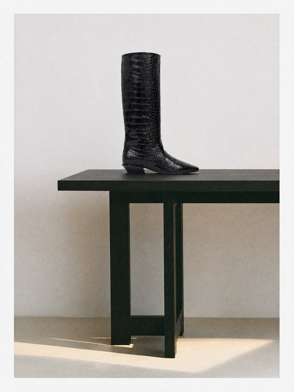 Bottes cavalières en cuir noir façon croco Sargent Black Croc