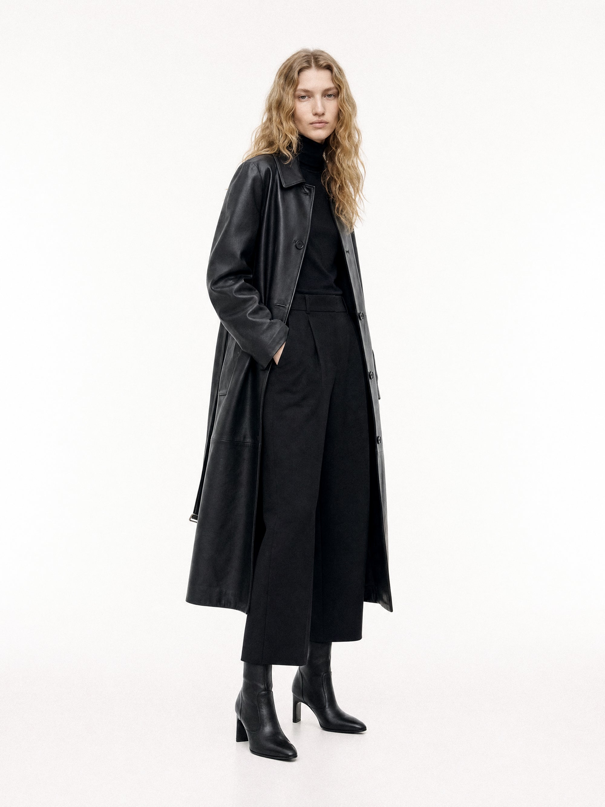 Bottines en cuir stretch noir à talon et bout effilé Verner Black