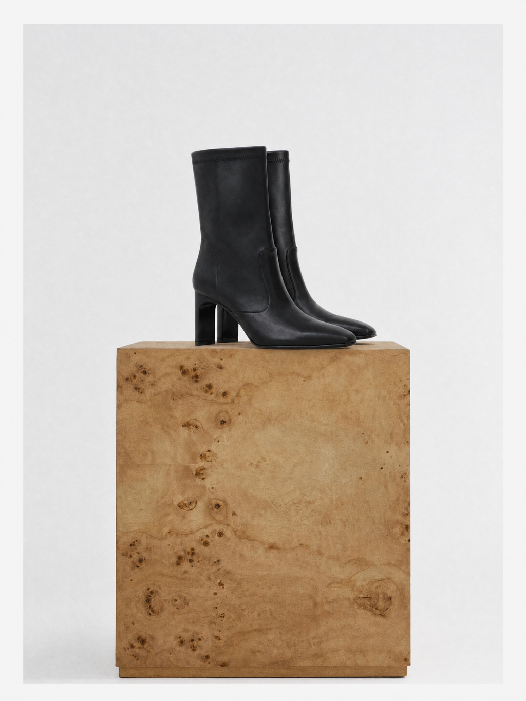 Bottines en cuir stretch noir à talon et bout effilé Verner Black