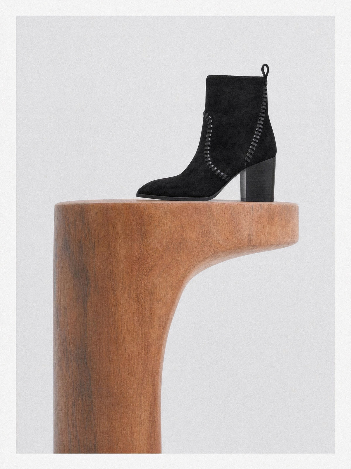 Bottines en daim noir à talon bloc Marcia Black