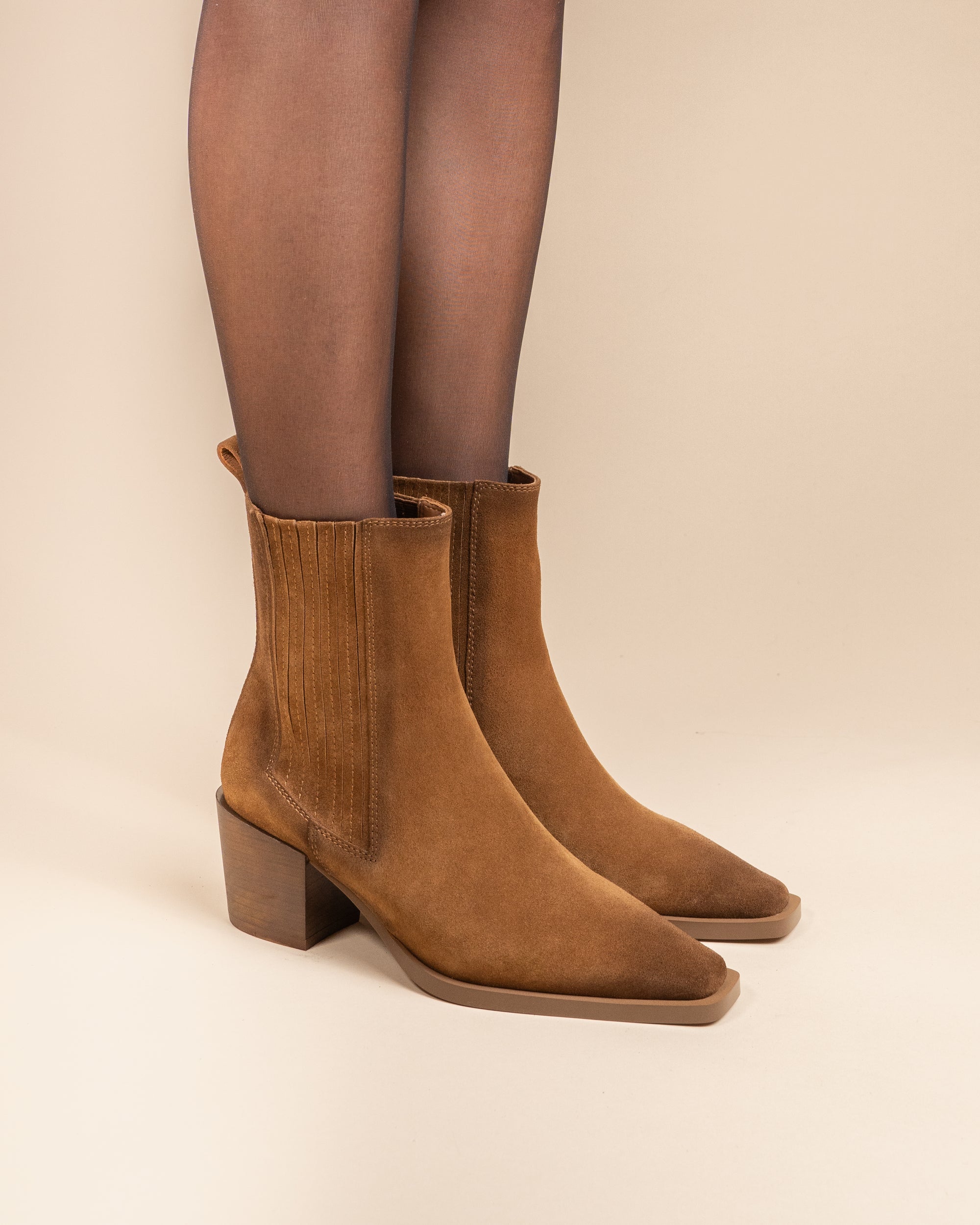 BOTTINES CHELSEA EN DAIM MARRON A PETIT TALON BLOC JANE II BROWN SUEDE