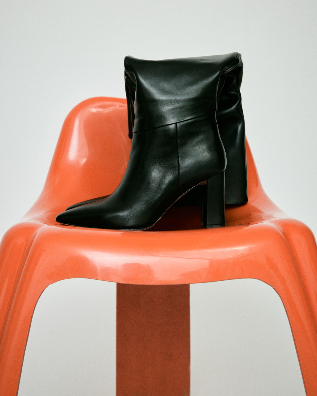 TRACEY BLACK BOOTS WITH A WIDE HEEL