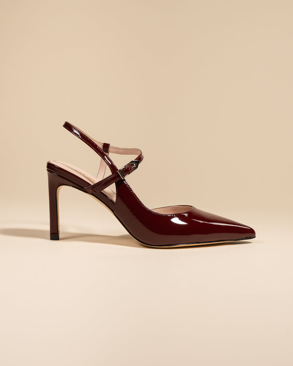 Escarpin sling back à bout pointu et bride en cuir verni bordeaux Emy Burgundy Patent