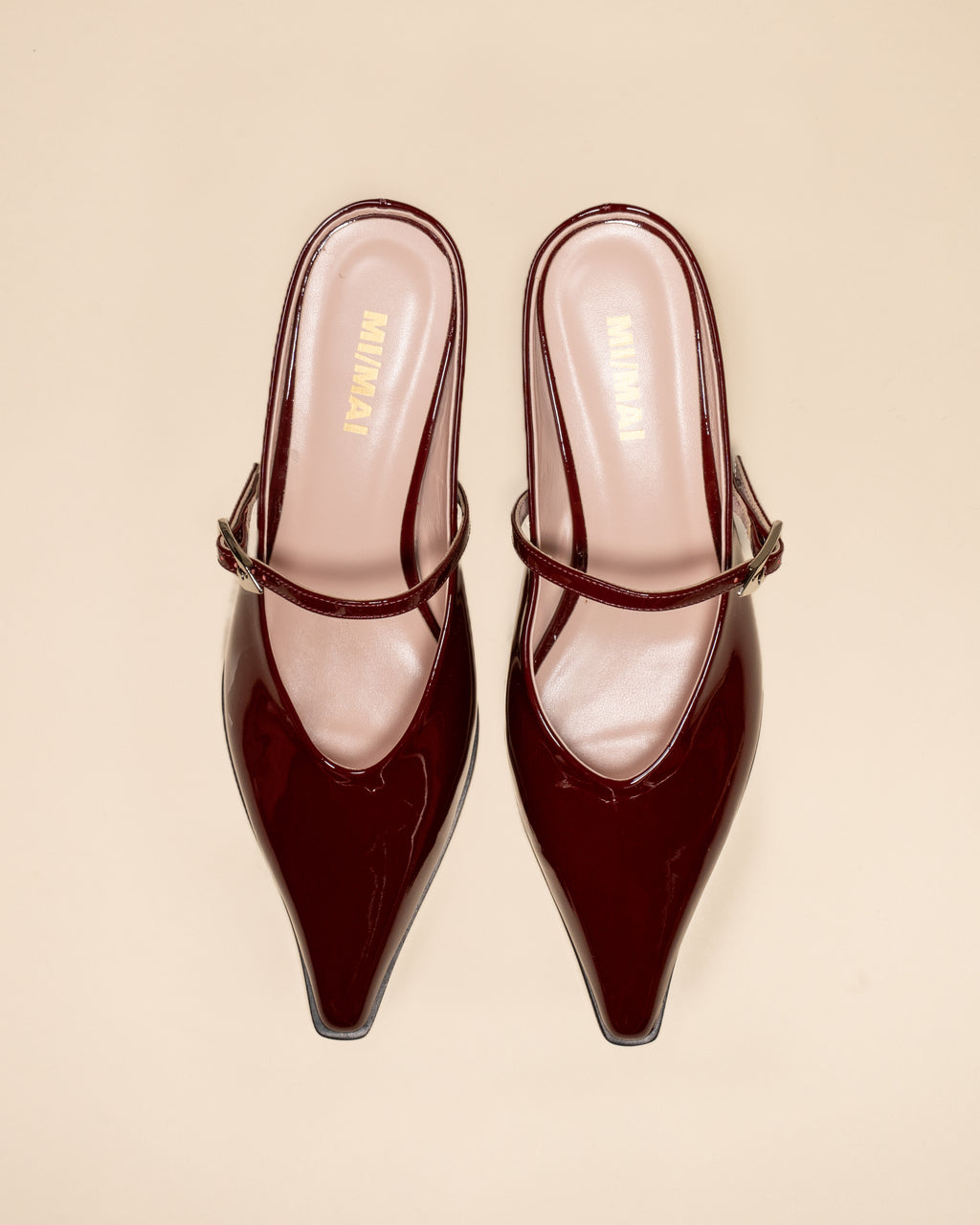 Escarpin-mule pointu et petit talon bobine en cuir verni bordeaux Suzanne Burgundy Patent
