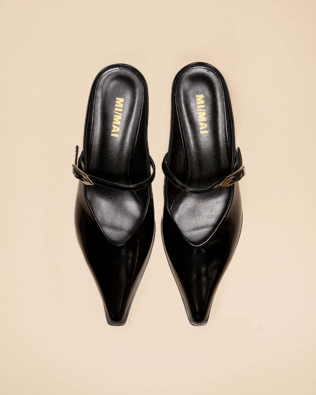 Escarpin-mule pointu et petit talon bobine en cuir glacé noir Suzanne Black