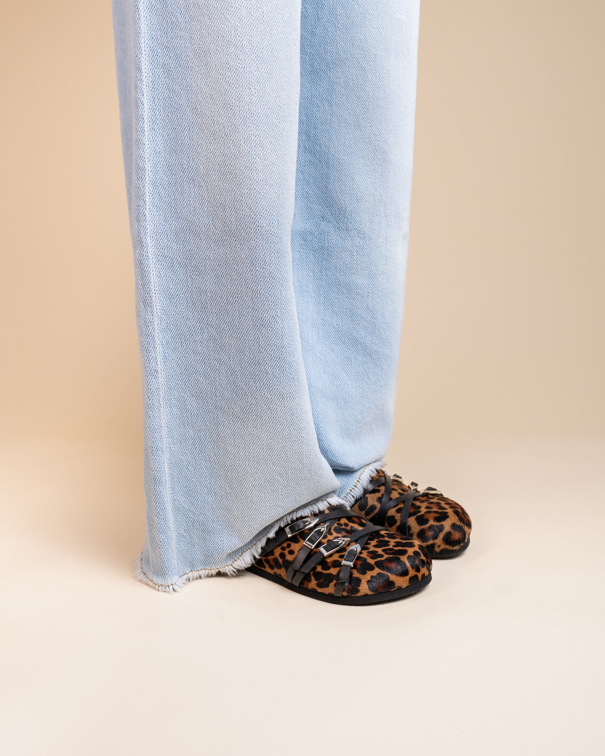 Mules sabots à brides et boucles à imprimé léopard Toledo Léo