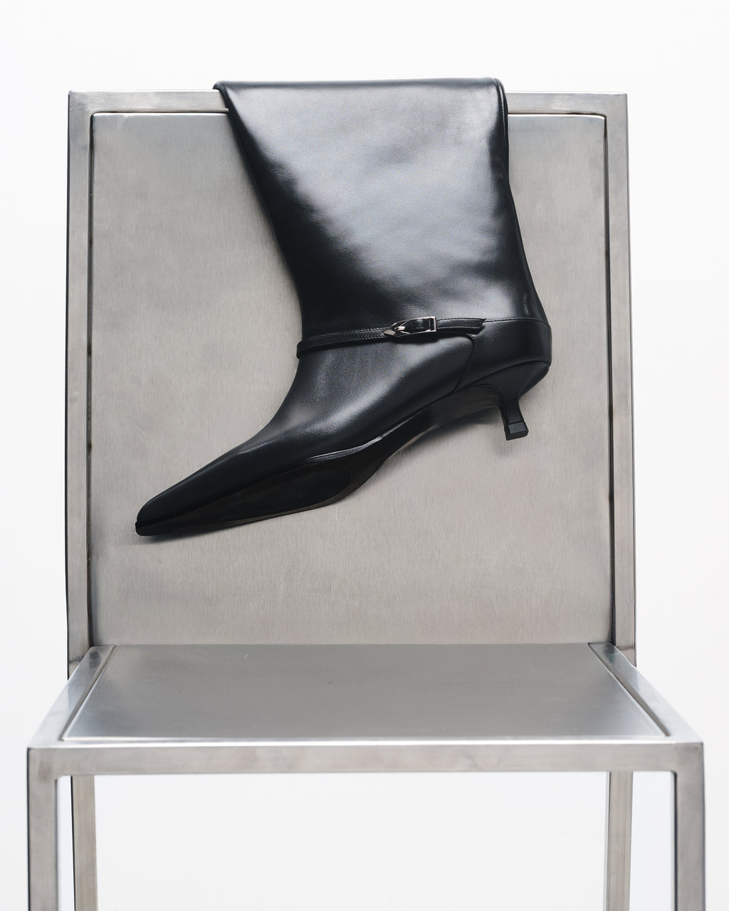 EILEEN BLACK SHOES WITH SMALL HEEL AND POINTED TOE