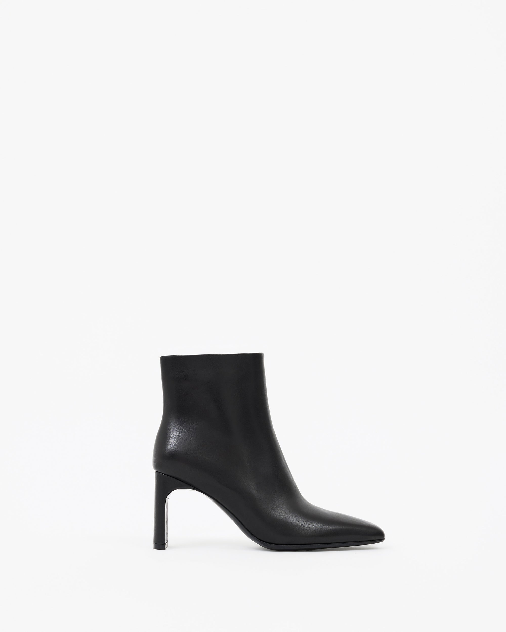 Bottines en cuir noir à talon droit et bout effilé Niels Black