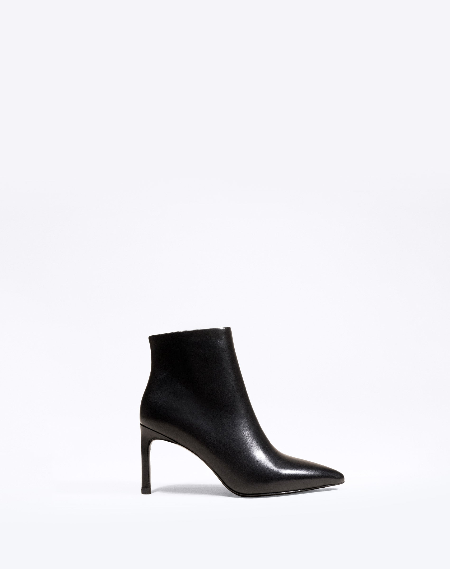Bottines en cuir noir à talon et bout pointu Noura Black Calf
