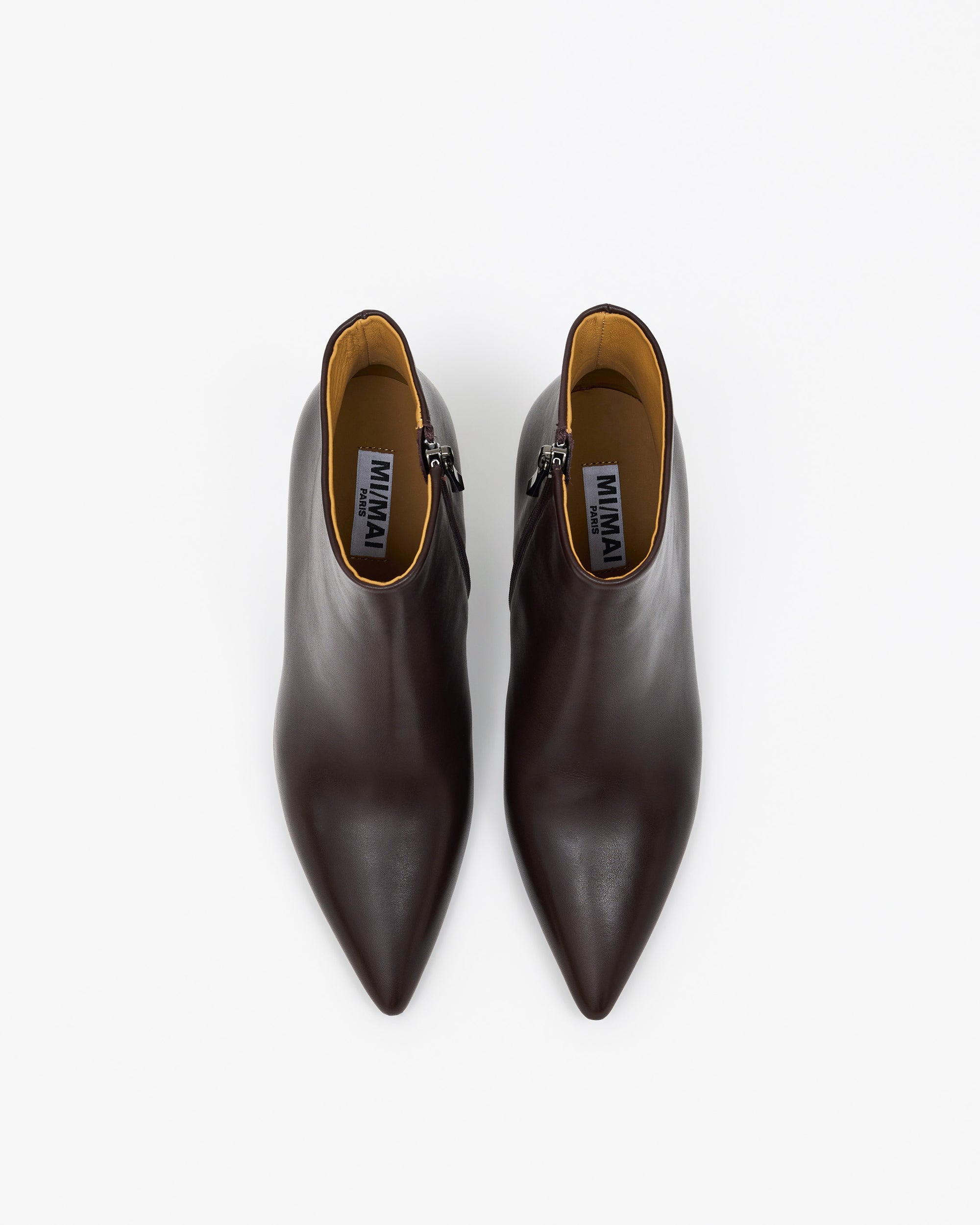 Bottines en cuir chocolat à talon et bout pointu Noura Chocolate Calf