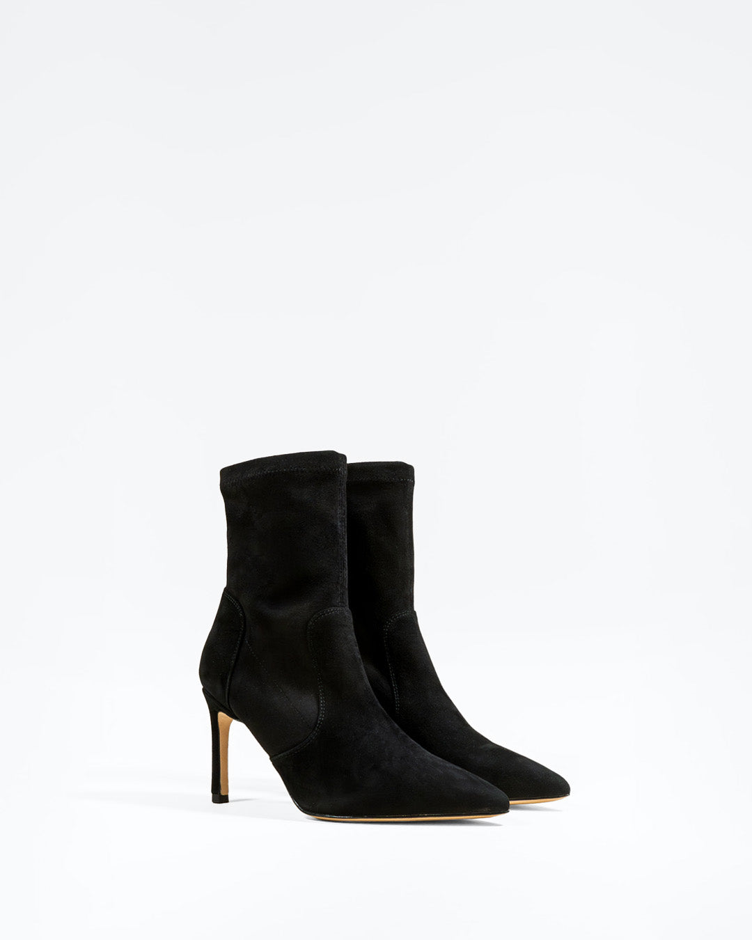 Bottines en daim noir à talon et bout pointu Ophelia Black