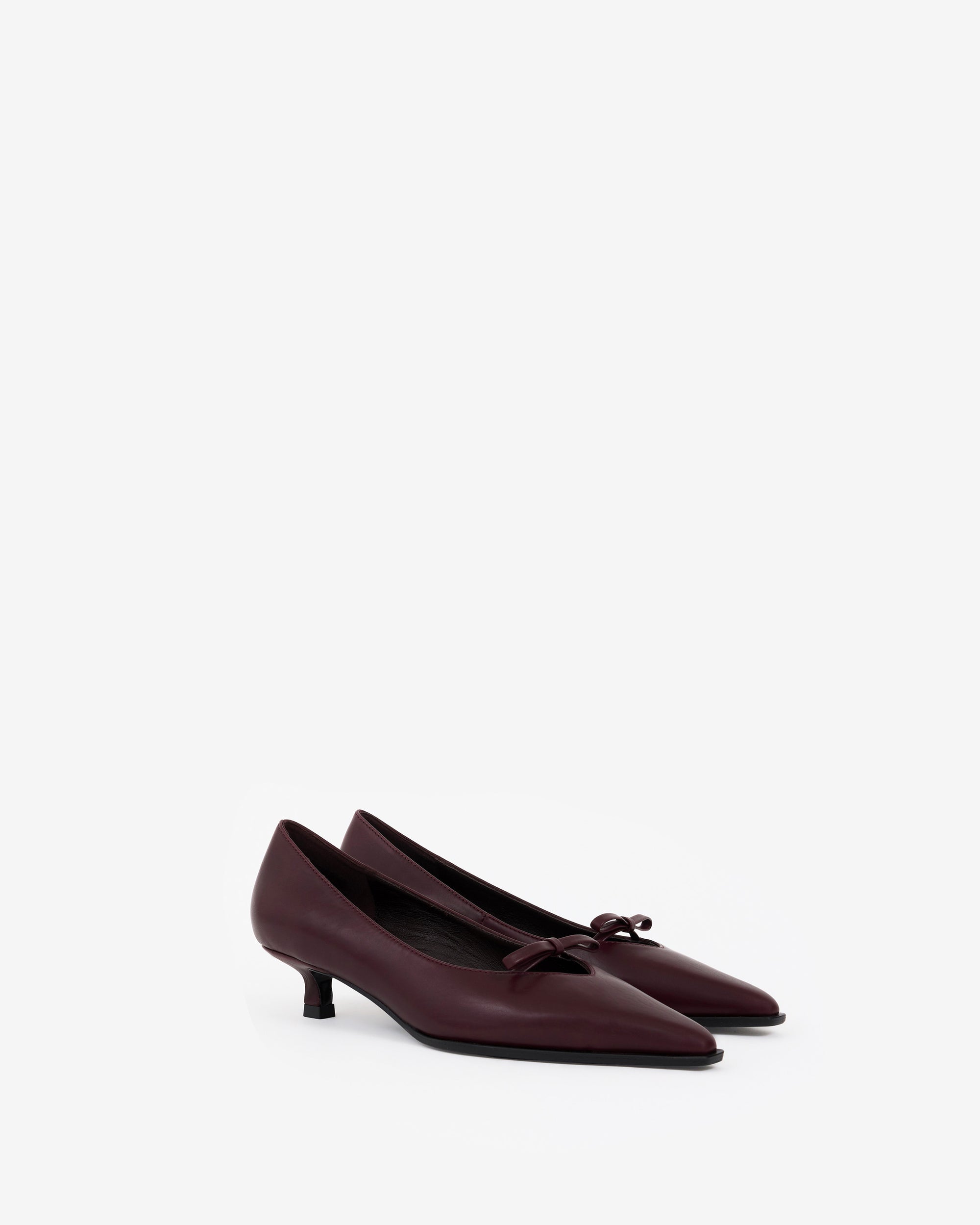 Escarpin à bout pointu, ornement nœud et petit talon bobine en cuir bordeaux Preston Burgundy